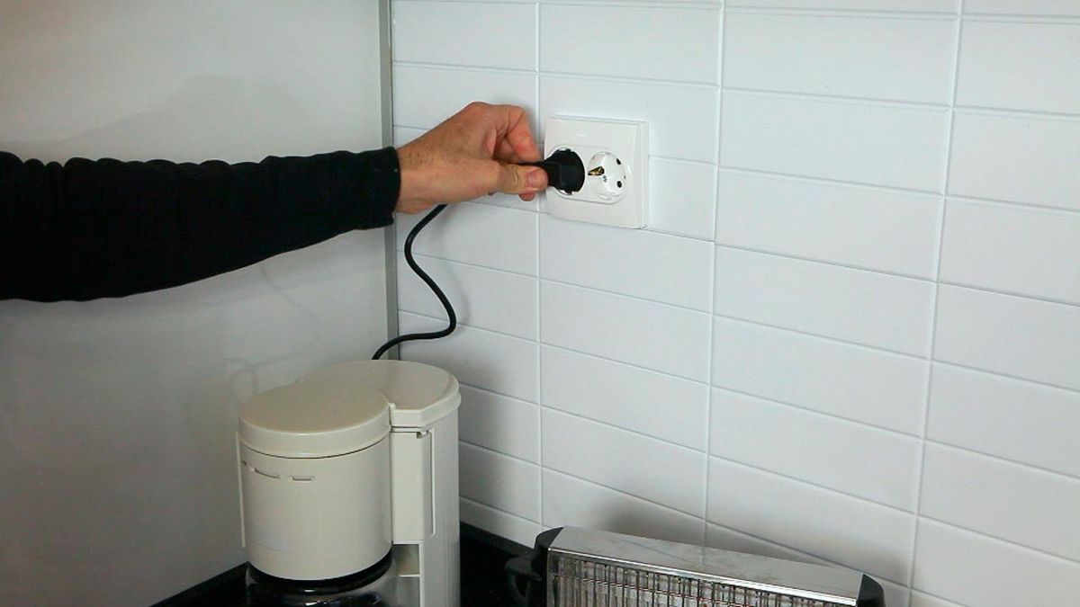 Colocar una base de enchufe doble paso 9