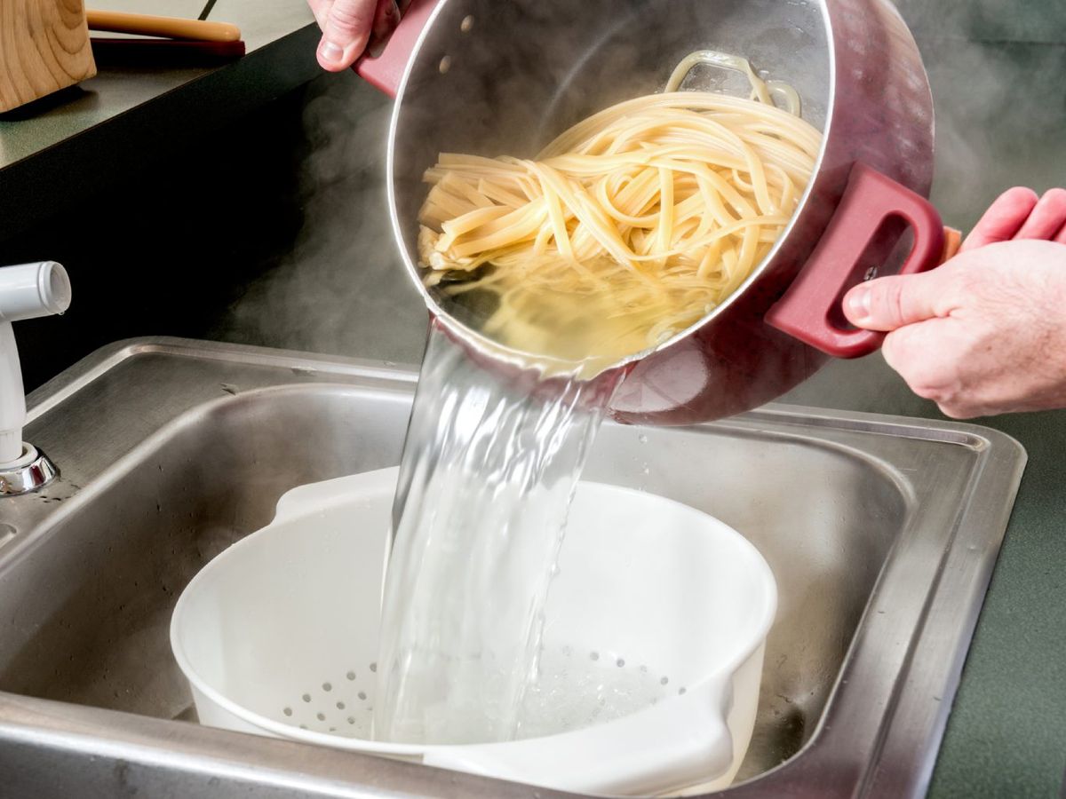 El agua de cocción de la pasta no se tira