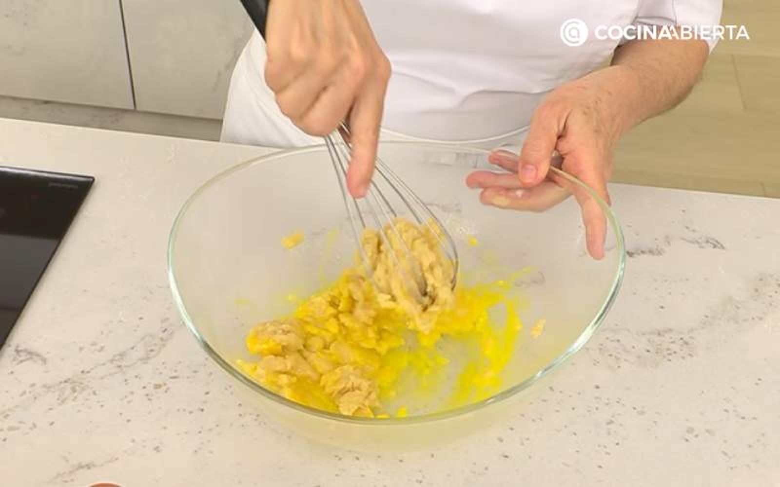 Prepara la pasta choux Prepara la pasta choux