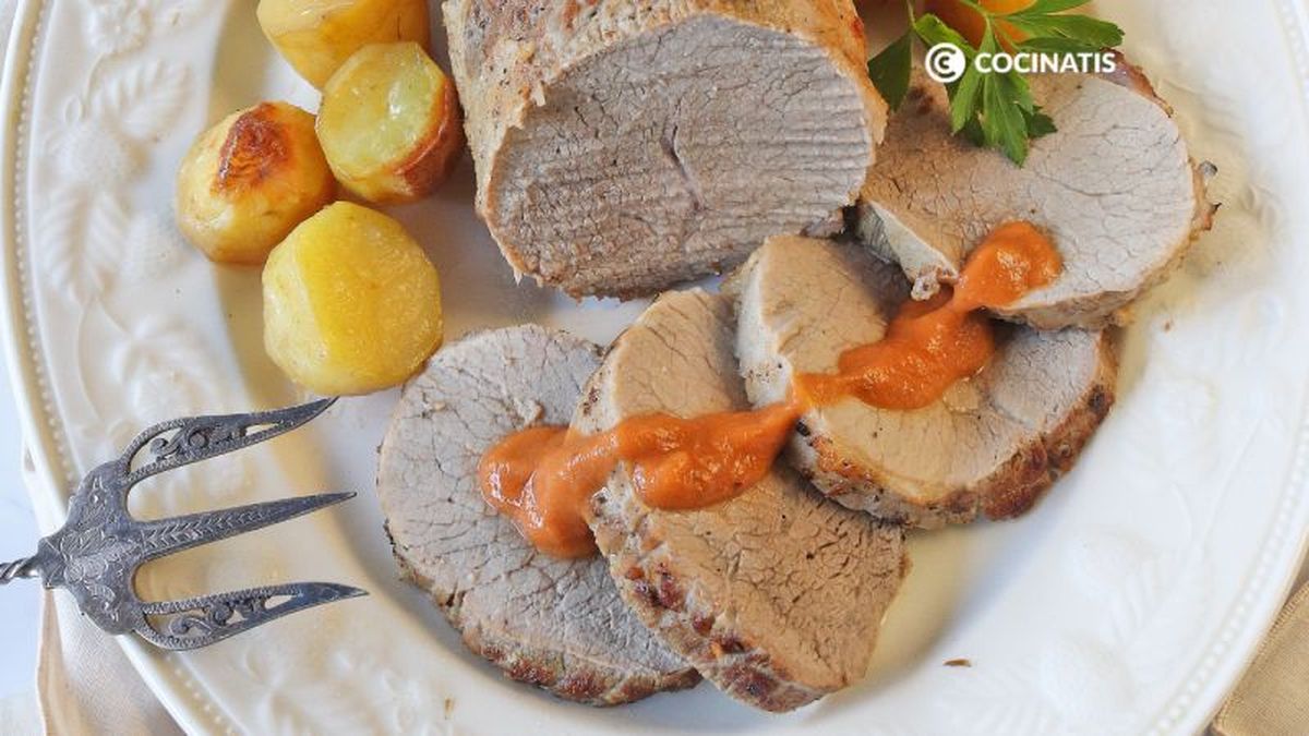 Redondo de ternera al horno con salsa y patatas