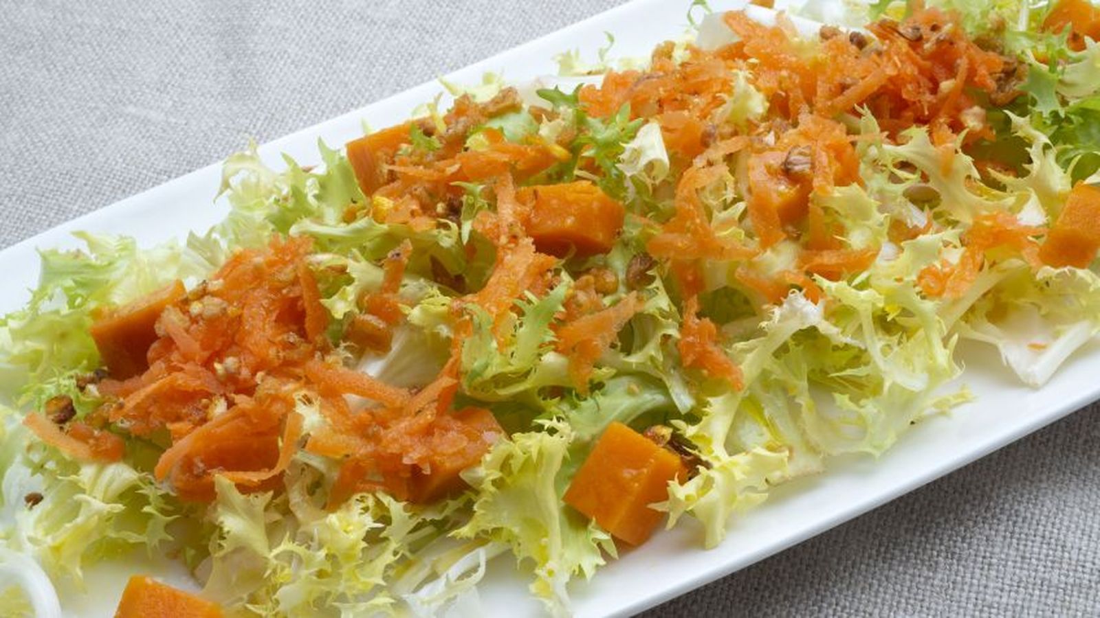 ensalada de escarola boniato y maiz tostado ensalada de escarola boniato y maiz tostado
