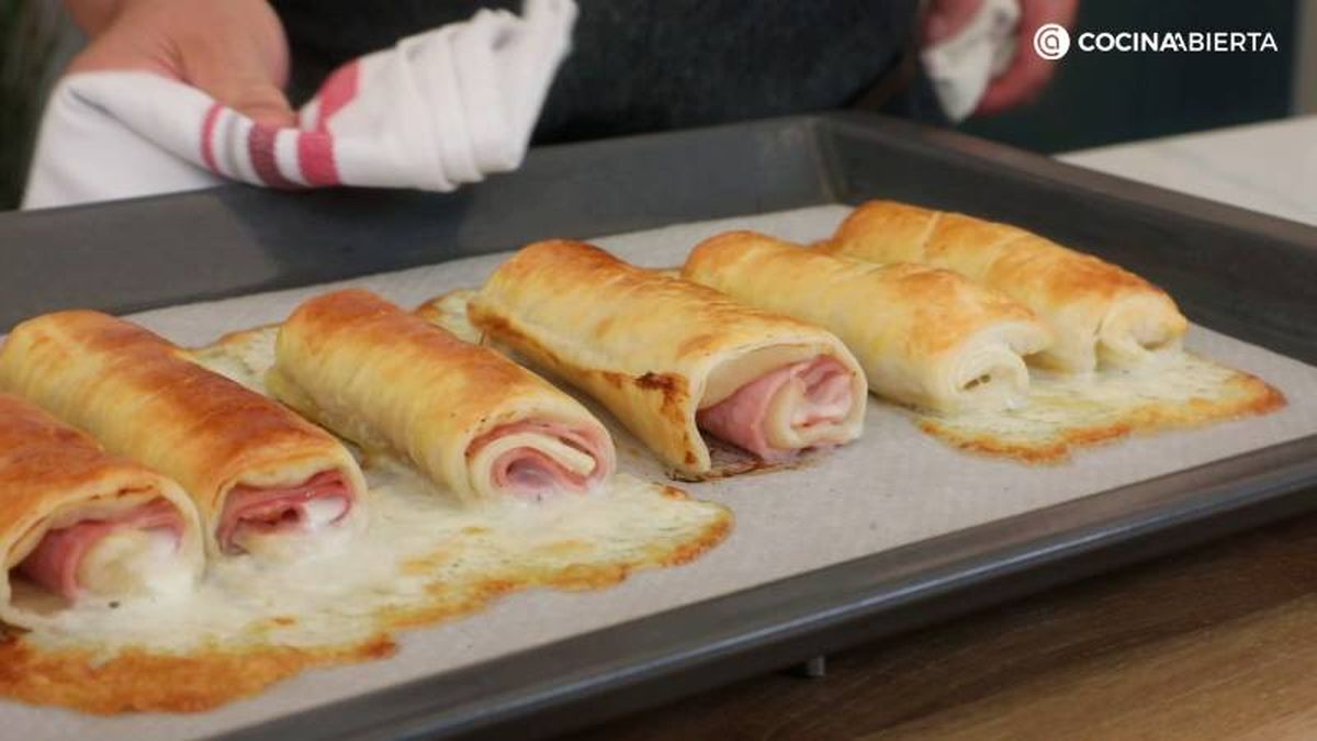 Pinta con huevo y hornea 15 minutos