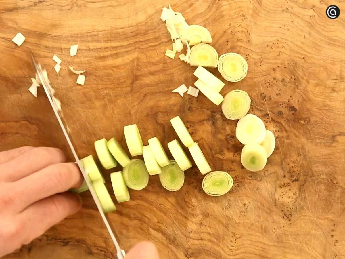 Cortar el puerro en rodajas