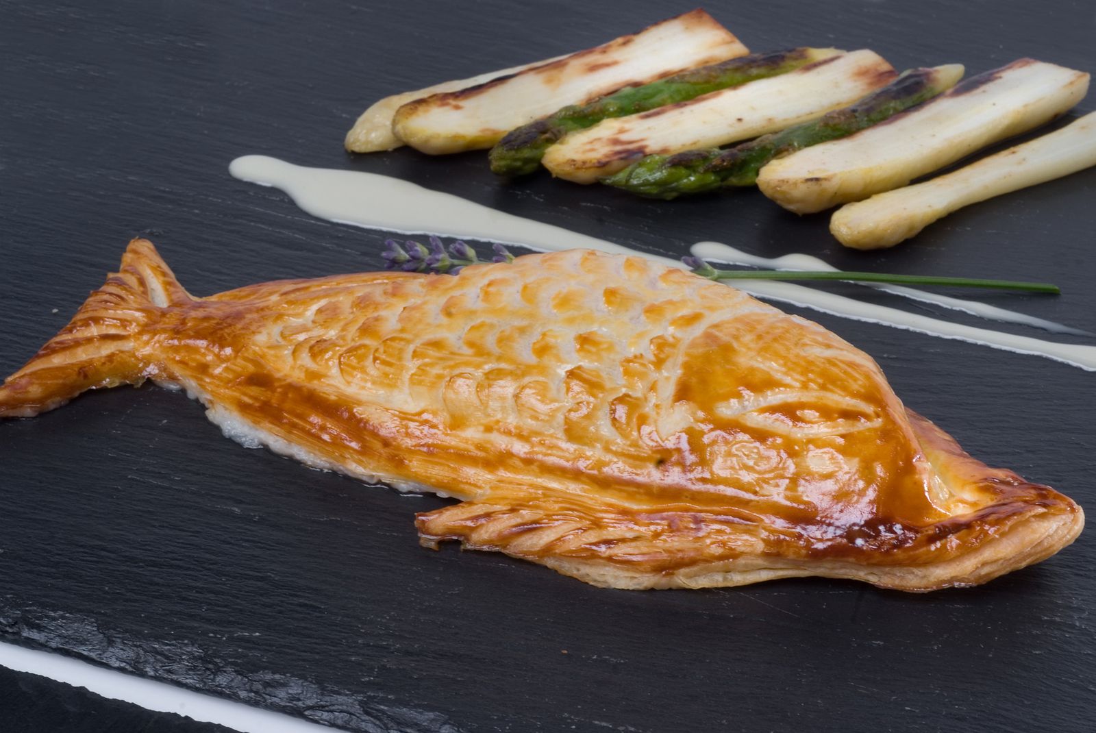 Salmonete en costra de hojaldre Salmonete en costra de hojaldre