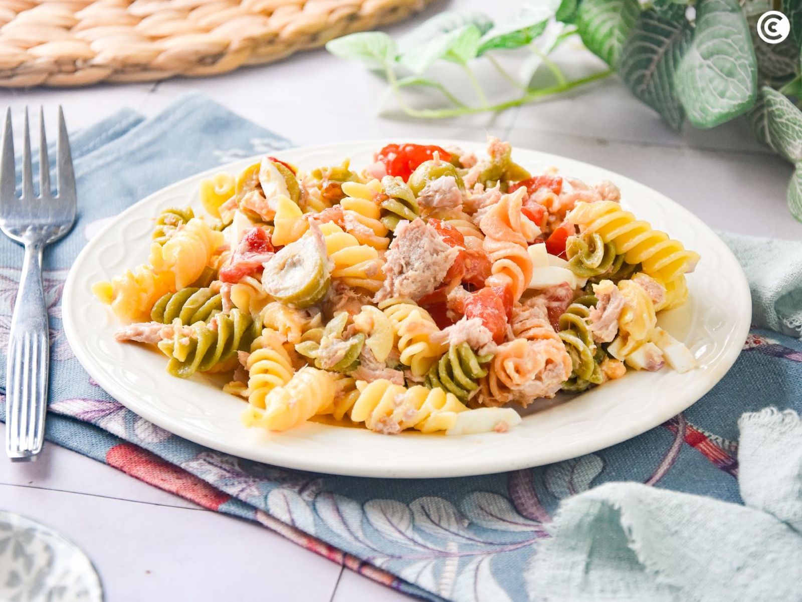Ensalada de pasta con atún