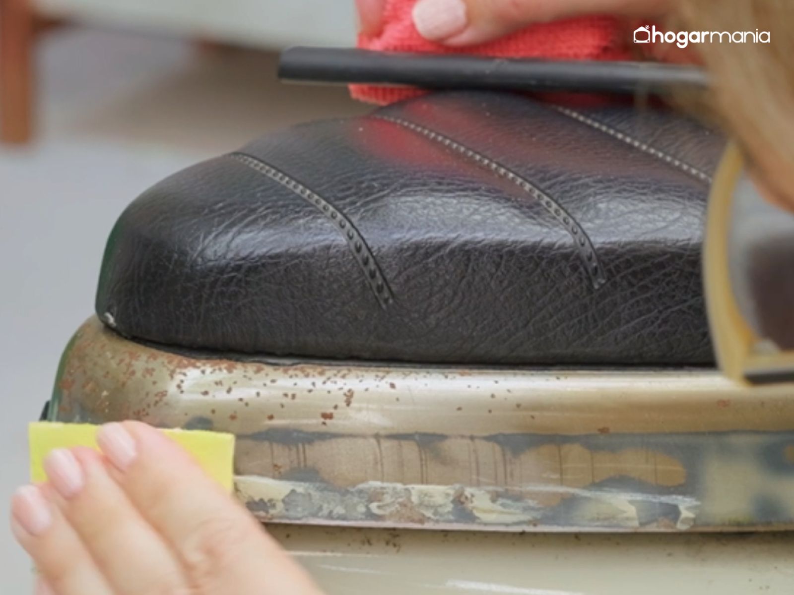 Una goma despegada también puede repararse en segundos con un adhesivo extrafuerte.