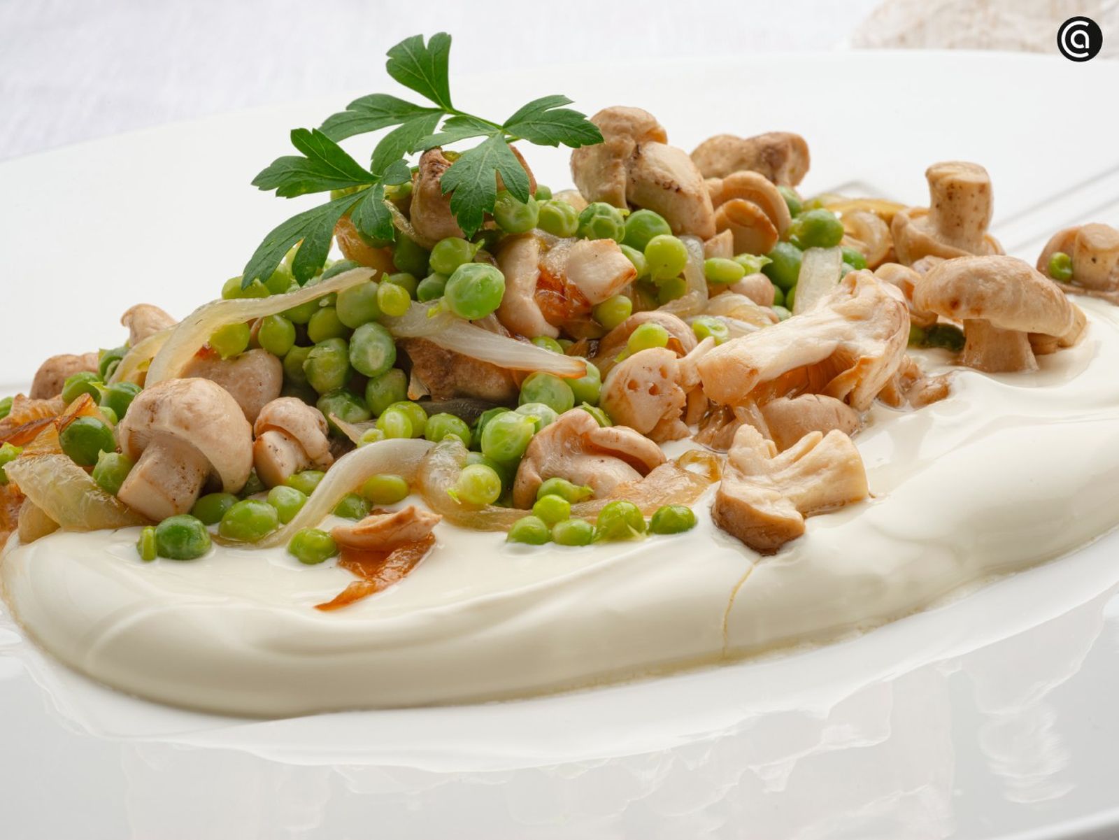 Crema agria con guisantes y xixas, receta de Joseba Arguiñano