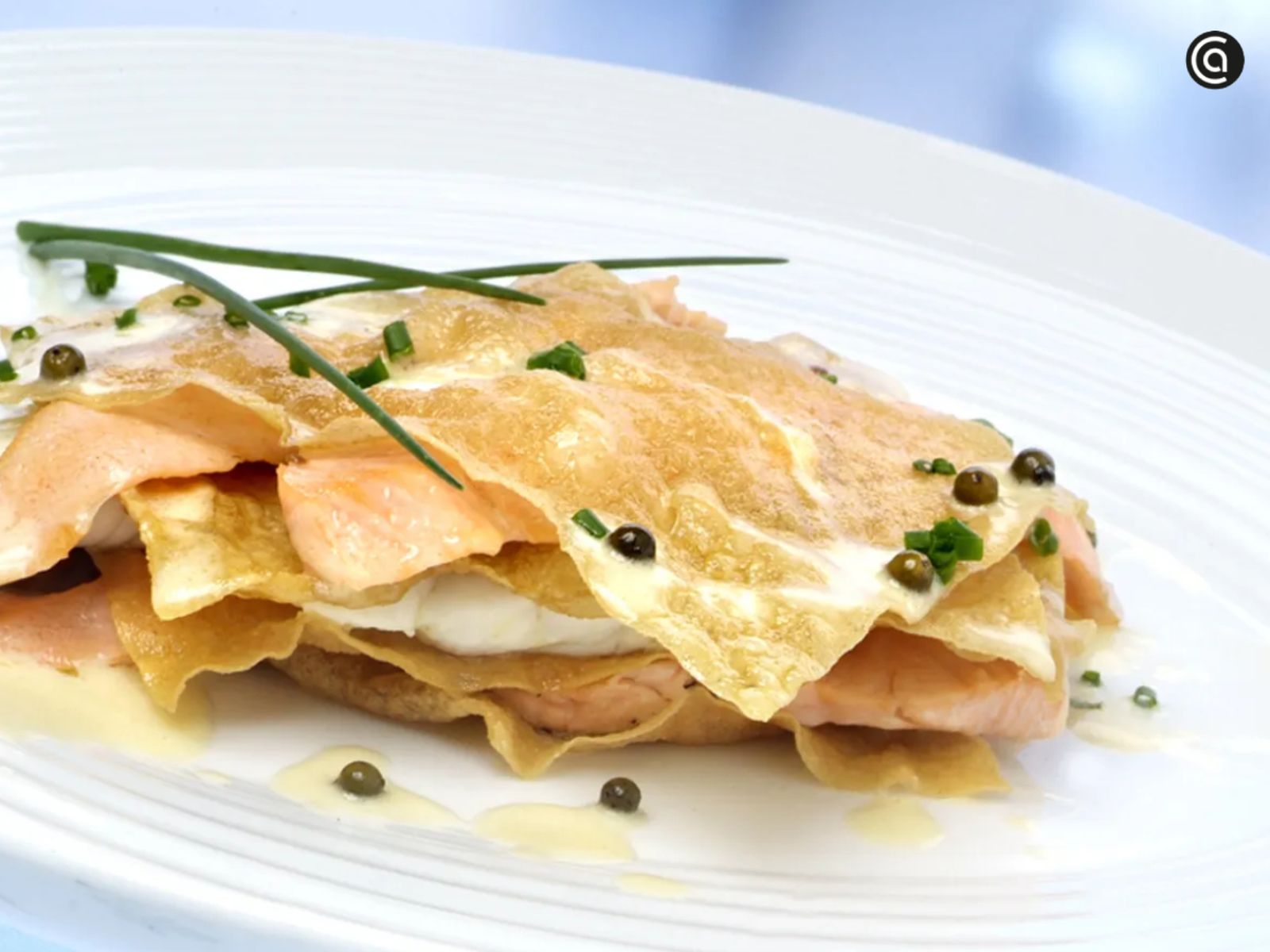 Con un toque crujiente y un relleno delicado, esta lasaña frita de salmón y lenguado es una propuesta original que sorprenderá.