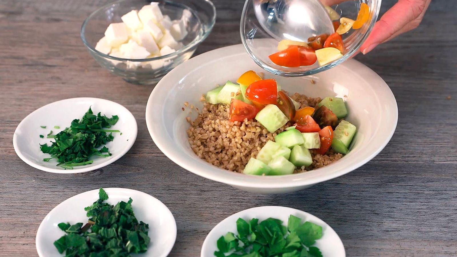 Receta de tabulé de bulgur con queso feta paso 3 Receta de tabulé de bulgur con queso feta paso 3
