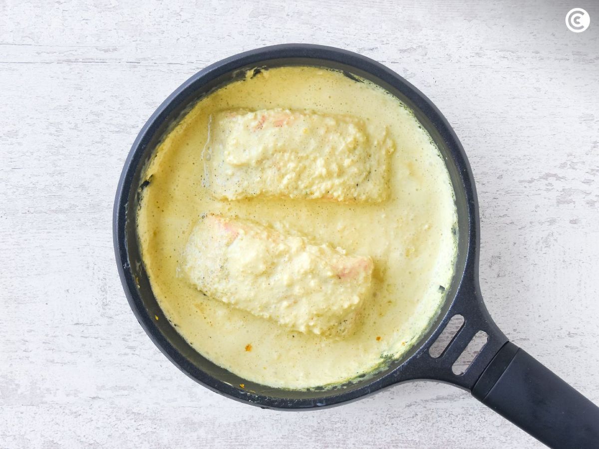 Cocinar el salmón al curry