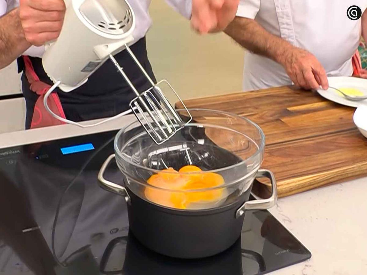 Prepara la salsa holandesa