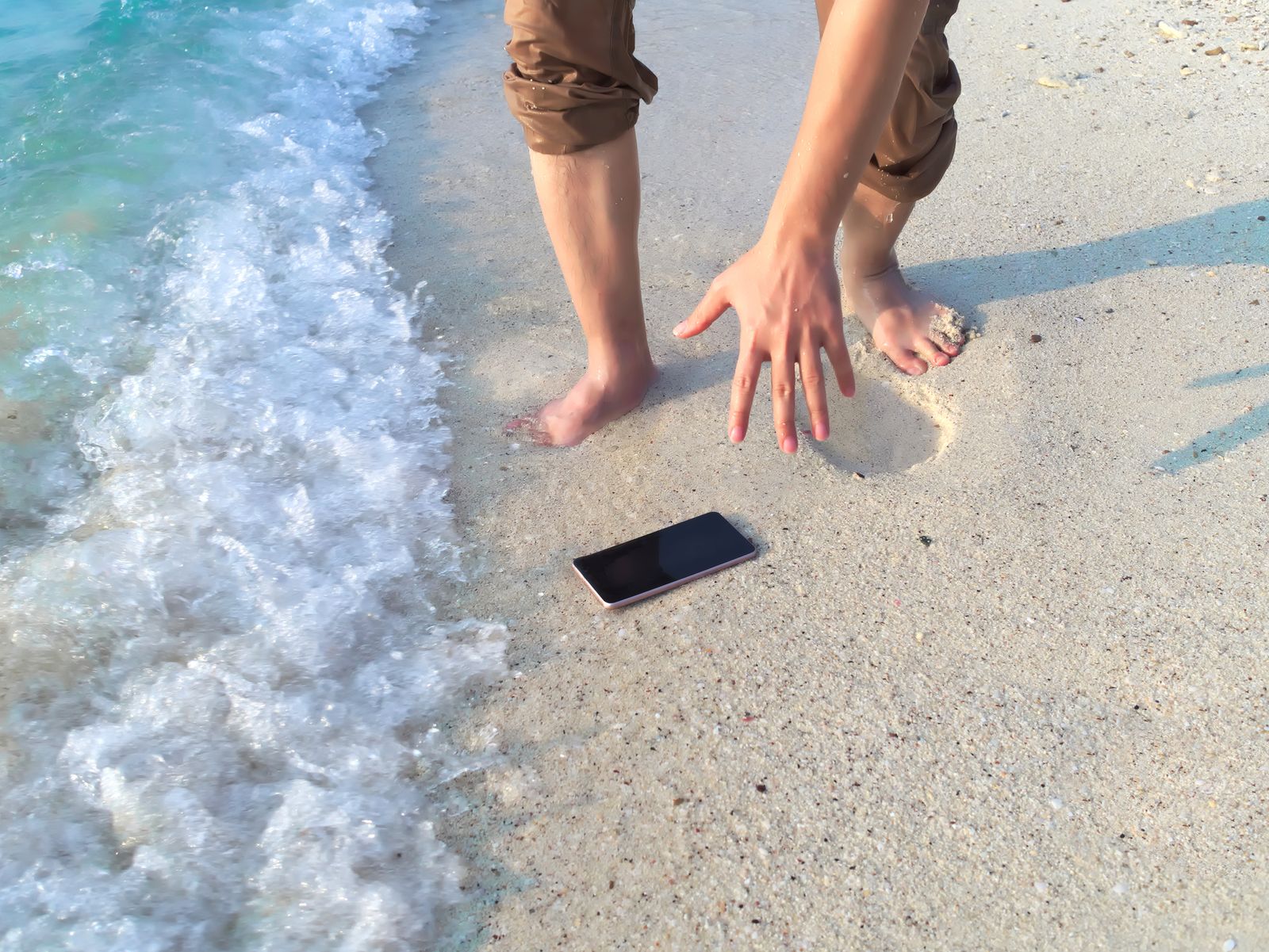 movil cae agua