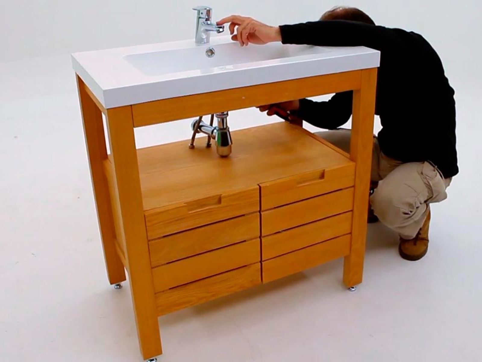 Cómo apretar el grifo del lavabo paso 7 Cómo apretar el grifo del lavabo paso 7