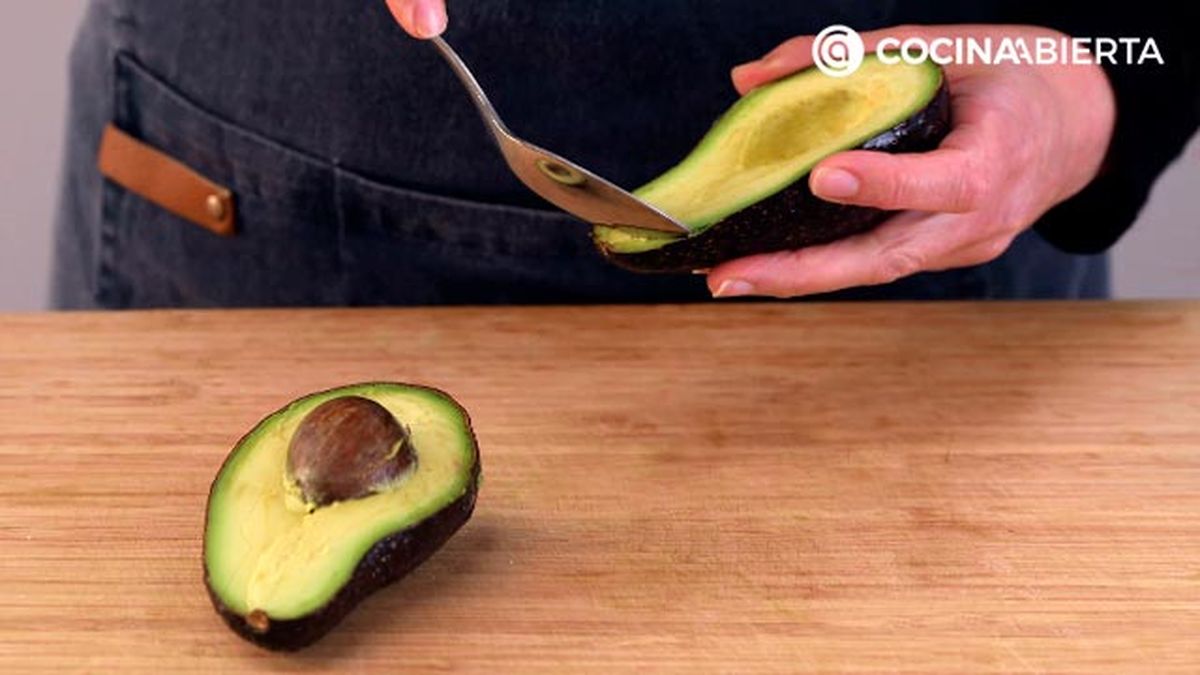 CTIS0886 receta ensalada de aguacate salmon y gambas paso 1 ca