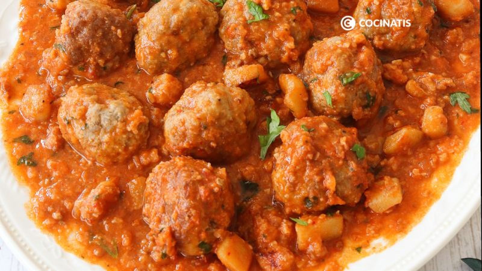 Plato de albóndigas con sepia Plato de albóndigas con sepia