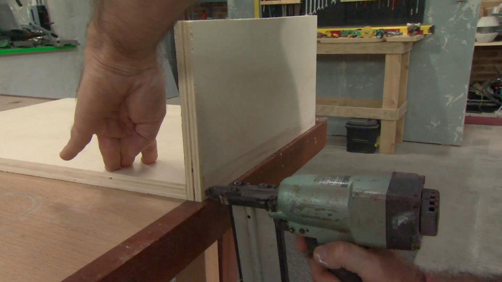 Como hacer una cama para perros de madera paso 3 Como hacer una cama para perros de madera paso 3