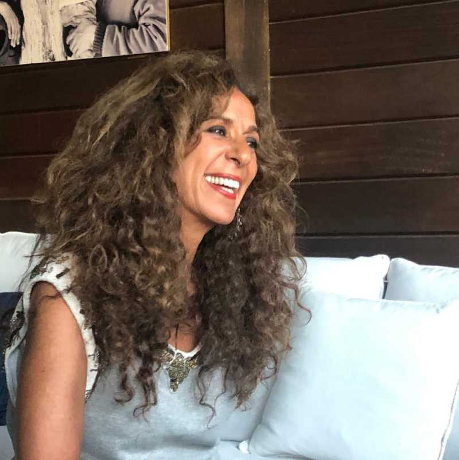 Rosario Flores.