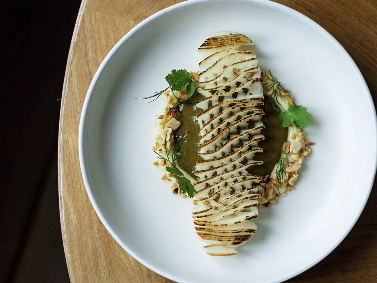 Zizi Hattab quiere que la cocina vegetal se vea como una celebración, no como una renuncia