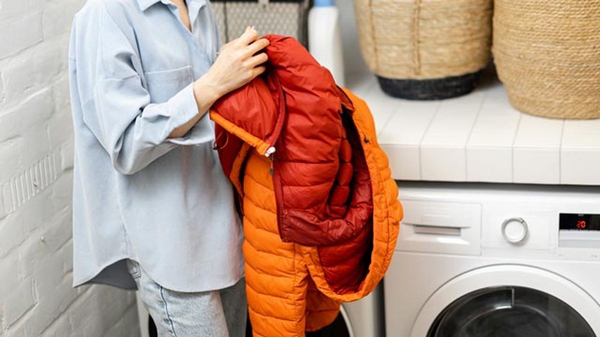 como secar una chaqueta acolchada o de plumas