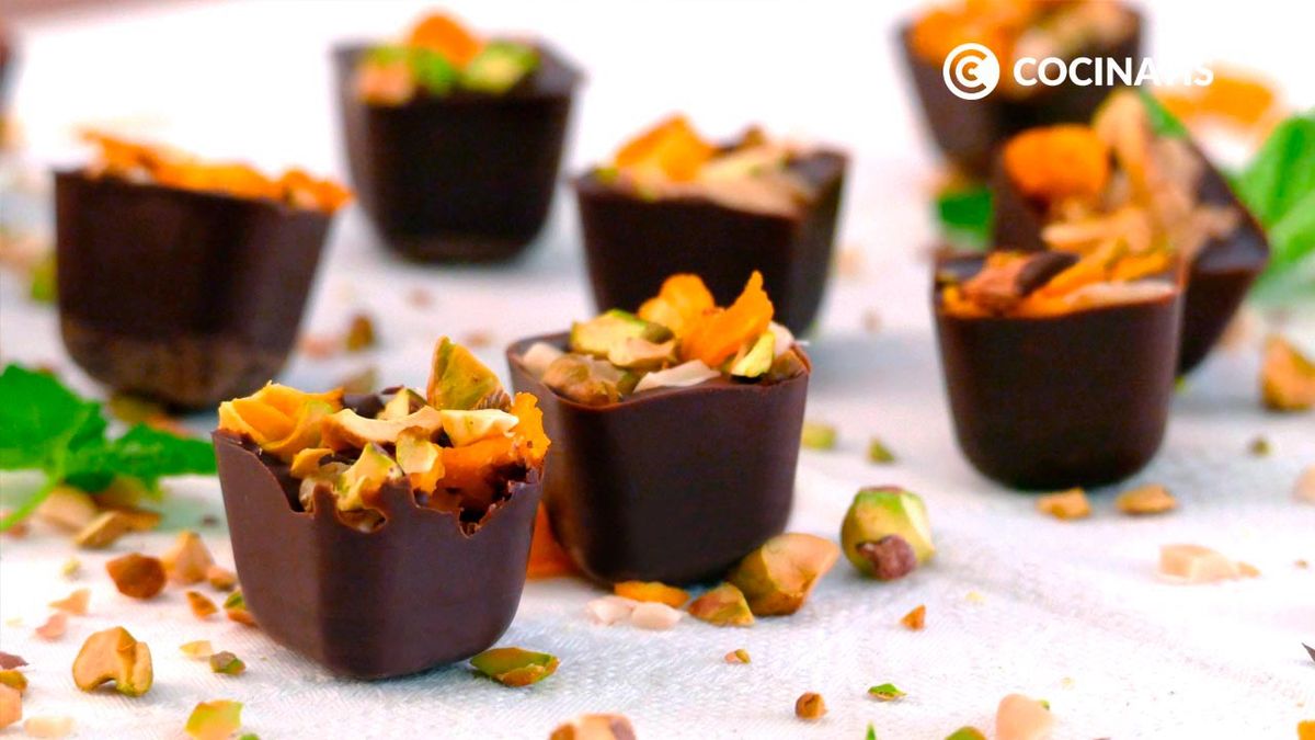 Bocados de chocolate y frutos secos