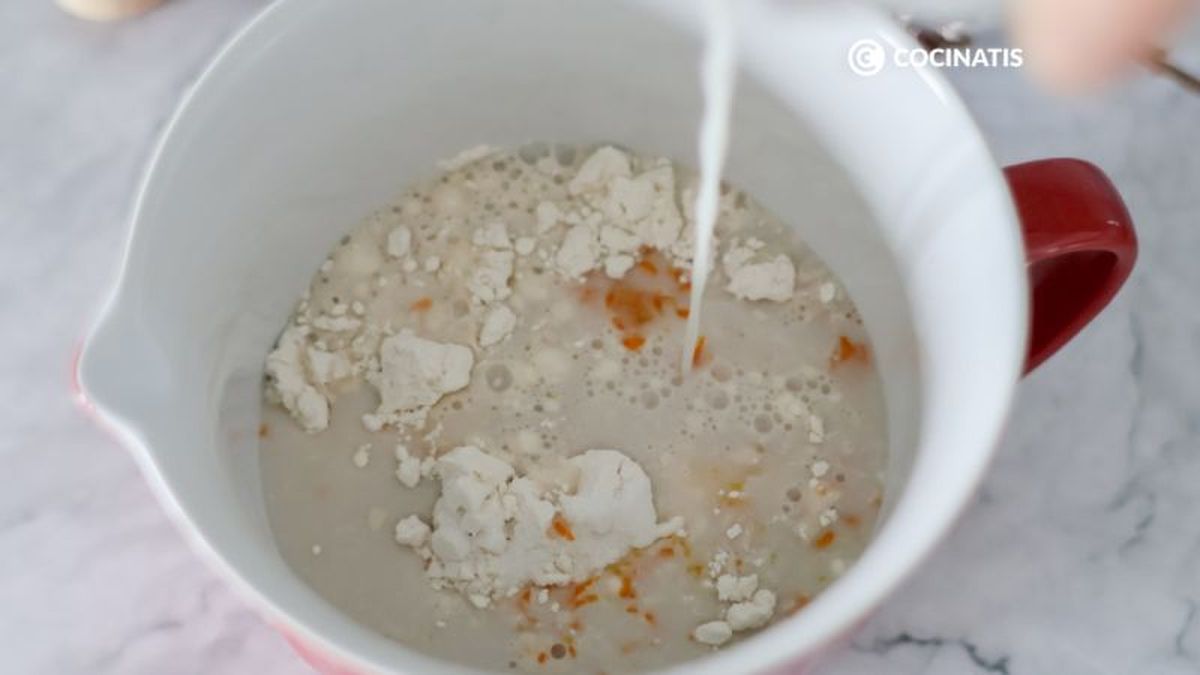 Mezclamos los ingredientes del roscón vegano