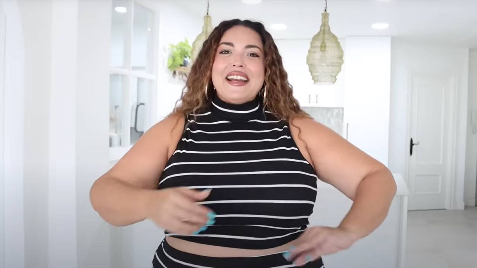 Pretty and Olé, youtuber sevillana que utiliza esta curiosa expresión.