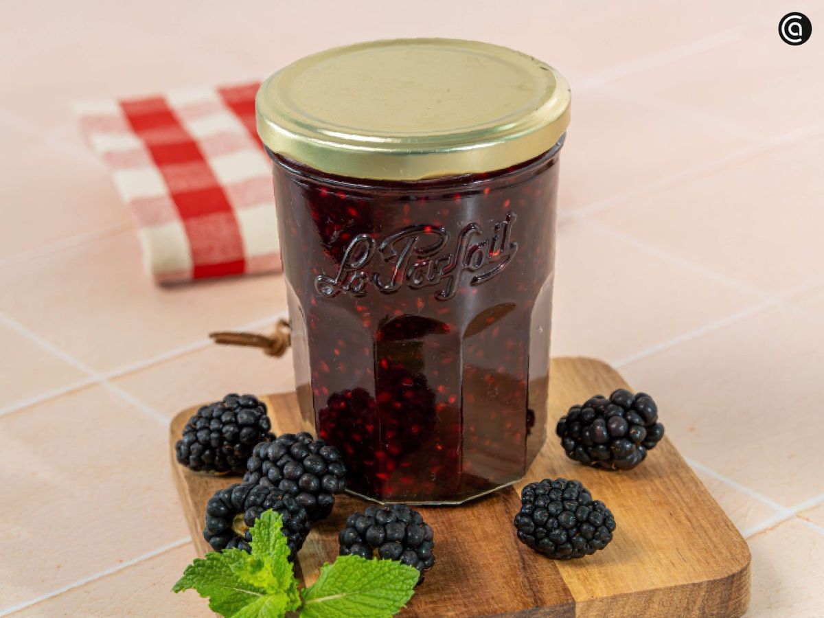 Guarda la mermelada en frascos de vidrio esterilizados