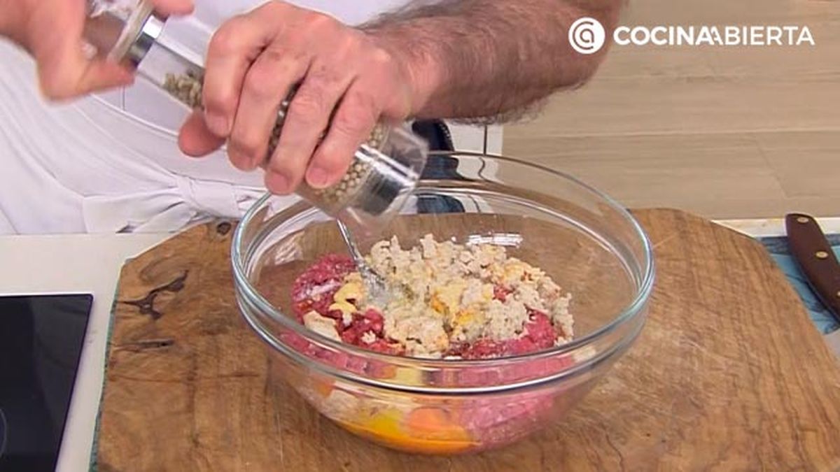 albondigas gratinadas al horno con salsa veolute receta karlos arguinano karl67750320 paso2