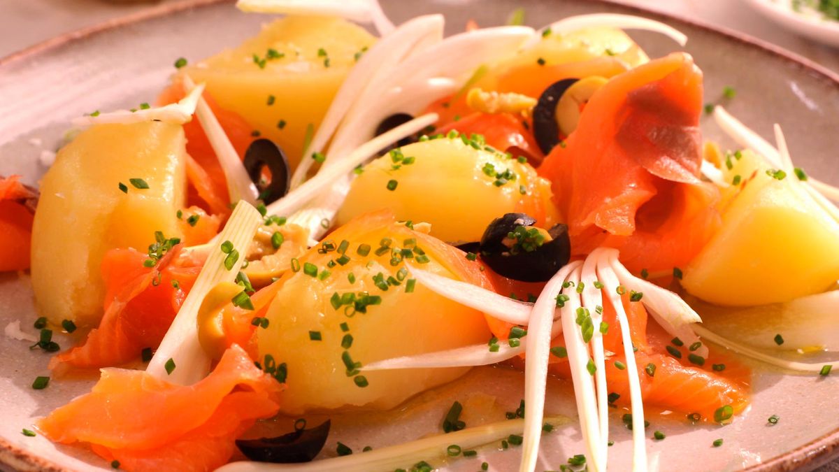 Ensalada de salmón ahumado con patatas   Paso 4