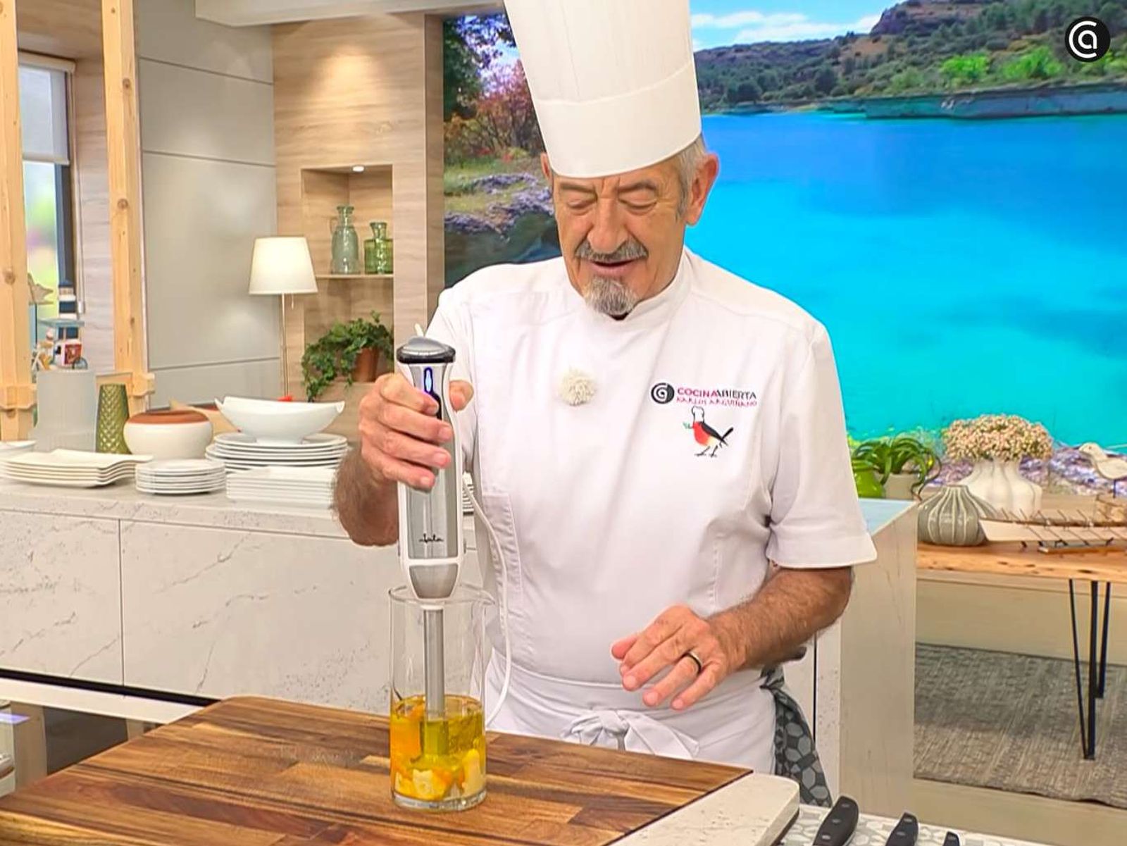 Haz la mayonesa de ajo Haz la mayonesa de ajo