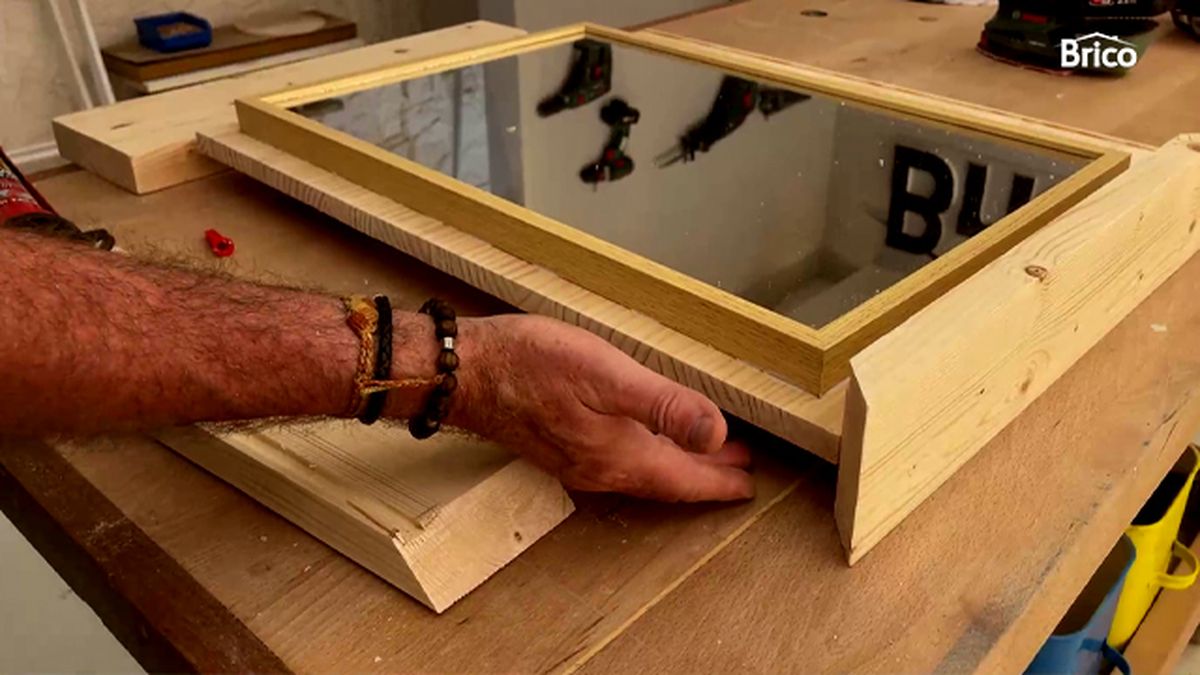 Bricomania 38 tocador maquillaje con luz paso 8