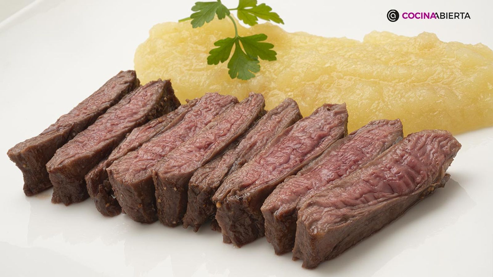 Entrécula de ternera con puré de manzana Entrécula de ternera con puré de manzana