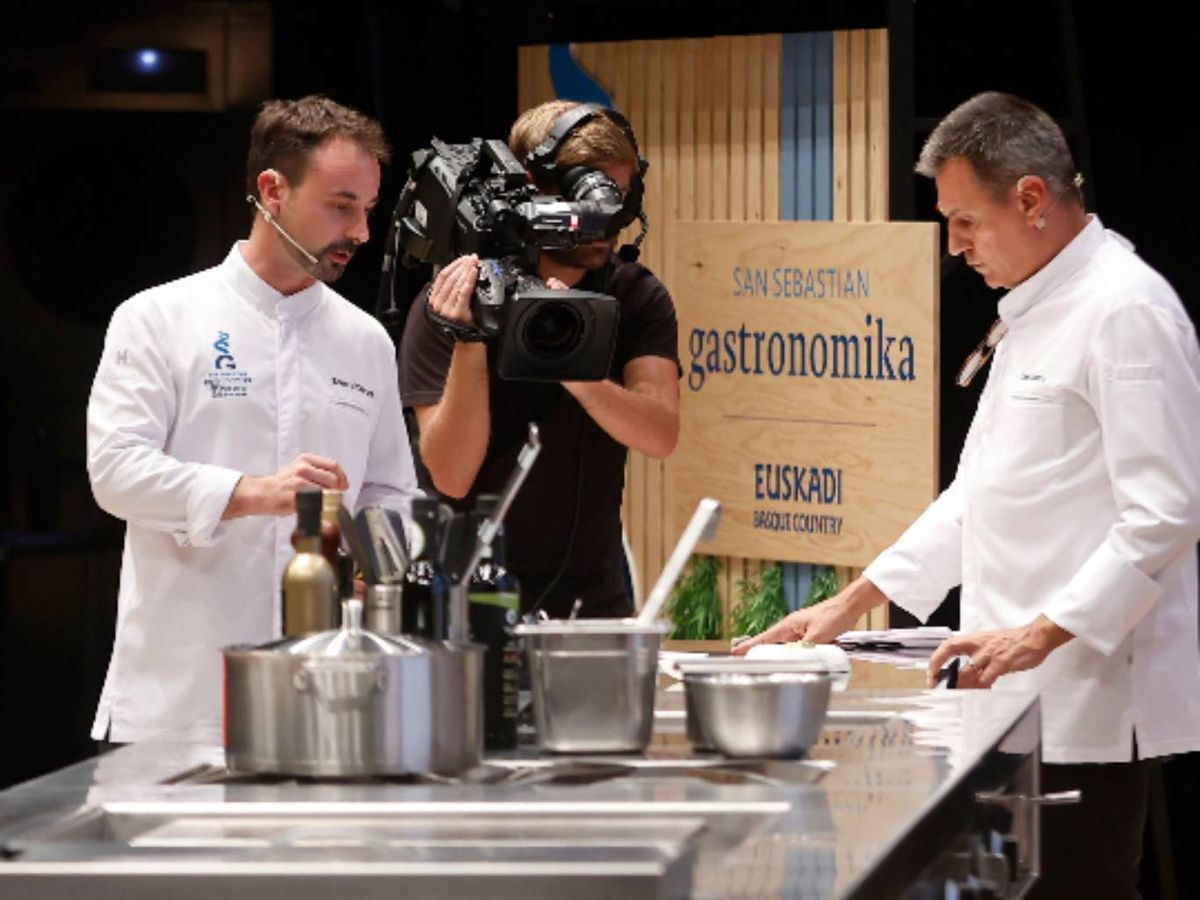 Los chefs del restaurante Disfrutar en Gastronomika 2024.