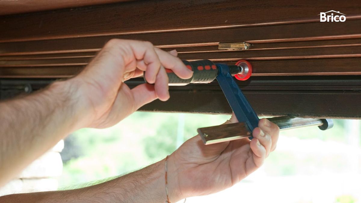 Cambiar la correa de la persiana paso 1