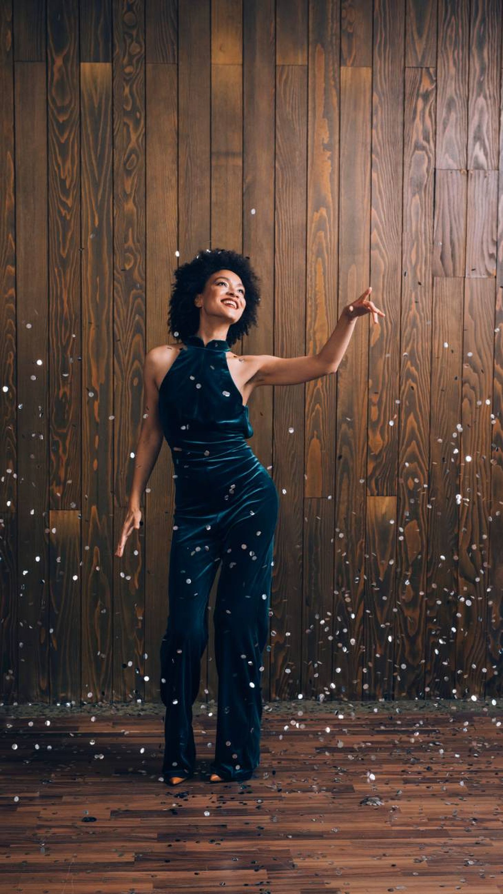 como ir vestida a la fiesta de empresa de navidad mono terciopelo como ir vestida a la fiesta de empresa de navidad mono terciopelo
