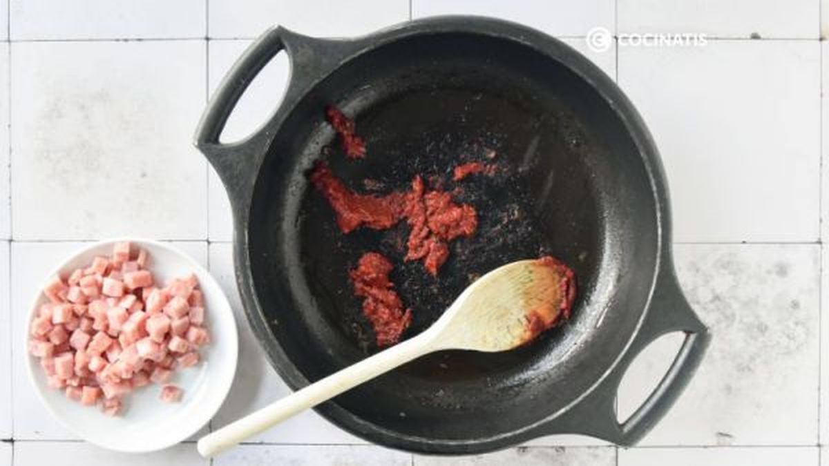 Sofreímos el tomate en una cazuela