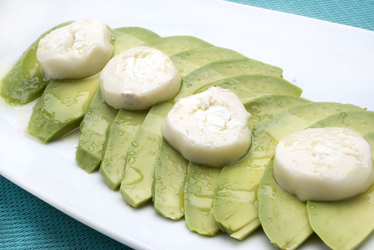 5763 2 Ensalada de aguacate y queso de cabra (1147) xl