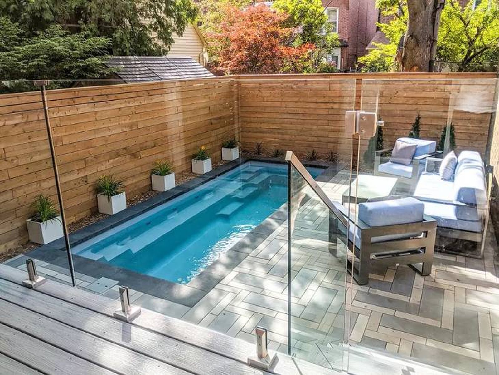 Inspiradoras ideas para piscinas en patios pequeños 3