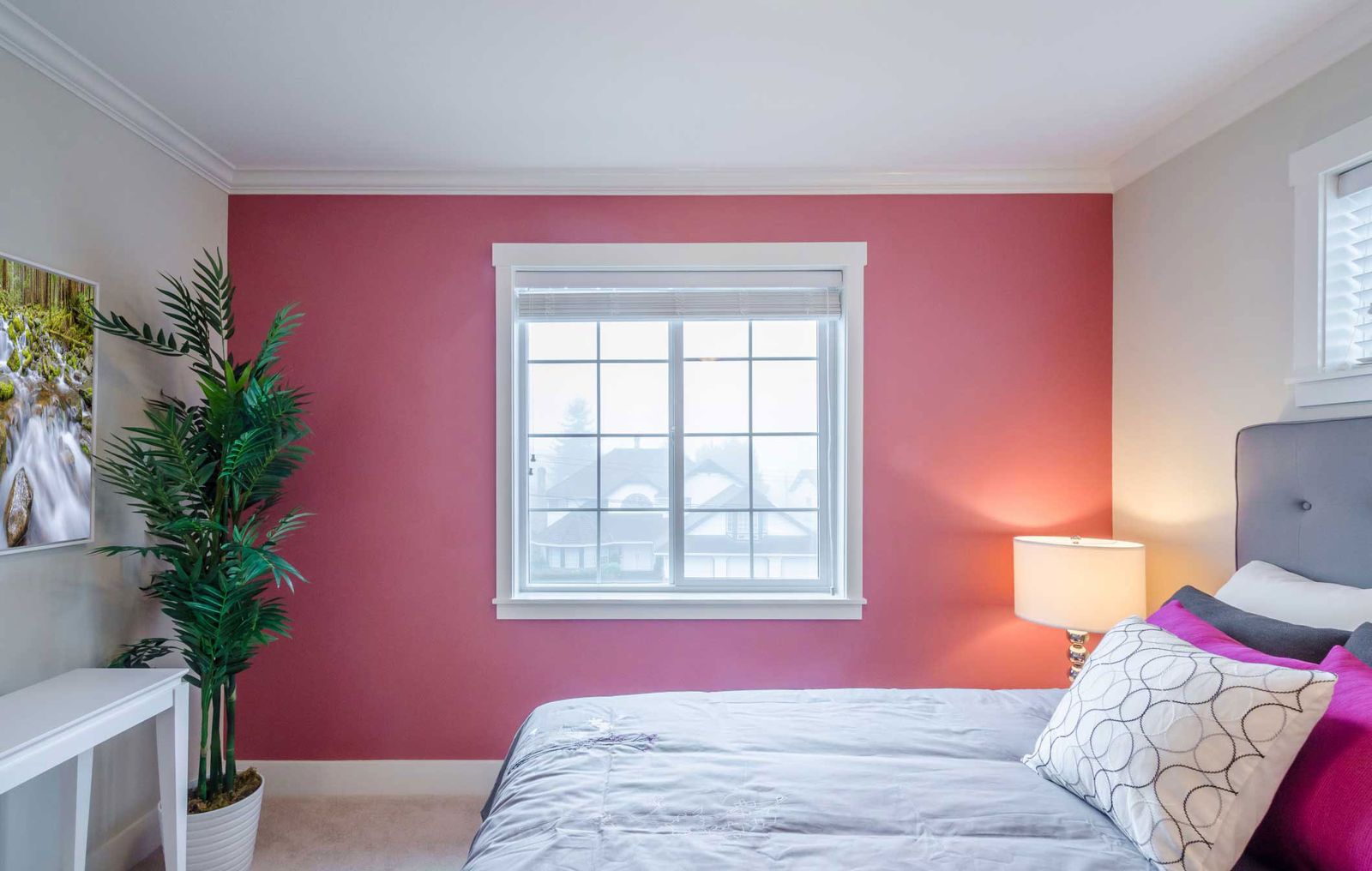 Dormitorio femenino en rosa, gris y blanco 4 Dormitorio femenino en rosa, gris y blanco 4