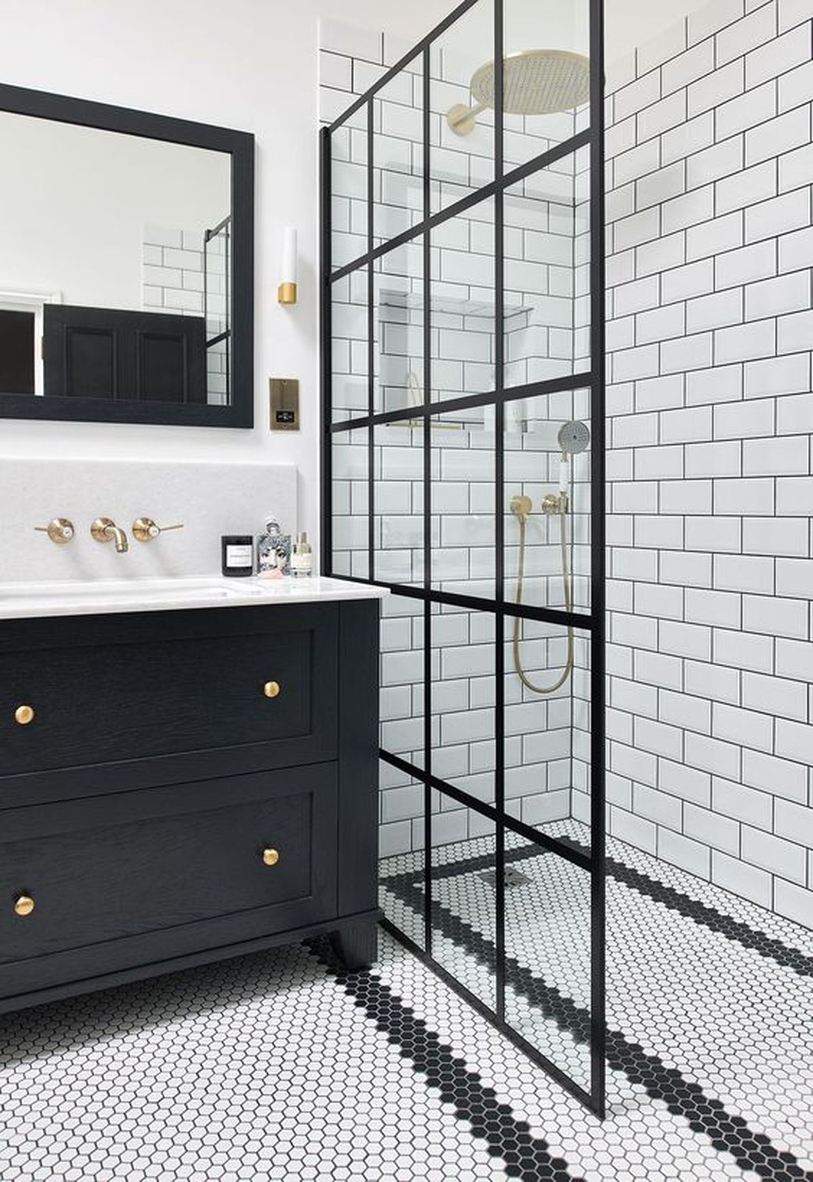 baño pequeño blanco y negro baño pequeño blanco y negro