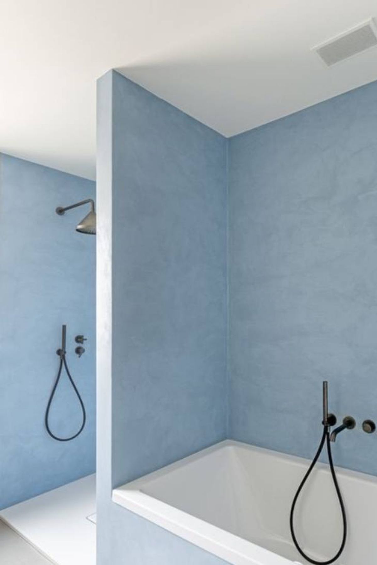 Microcemento en el baño 12