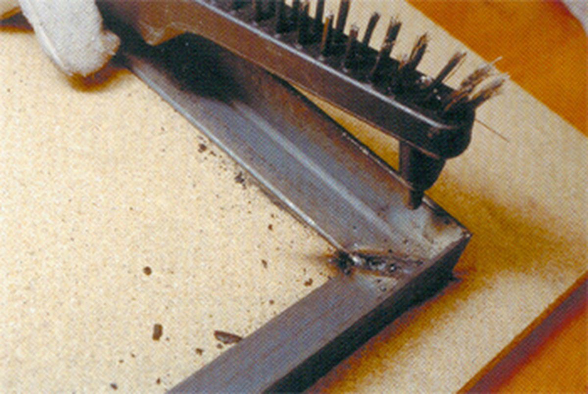 Mesa de forja y baldosa paso 3