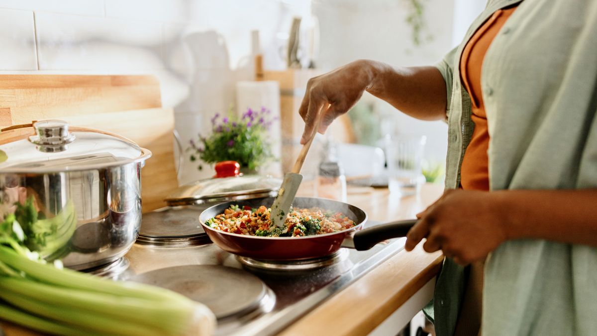 Durante el cocinado aprovecha para ir recogiendo poco a poco