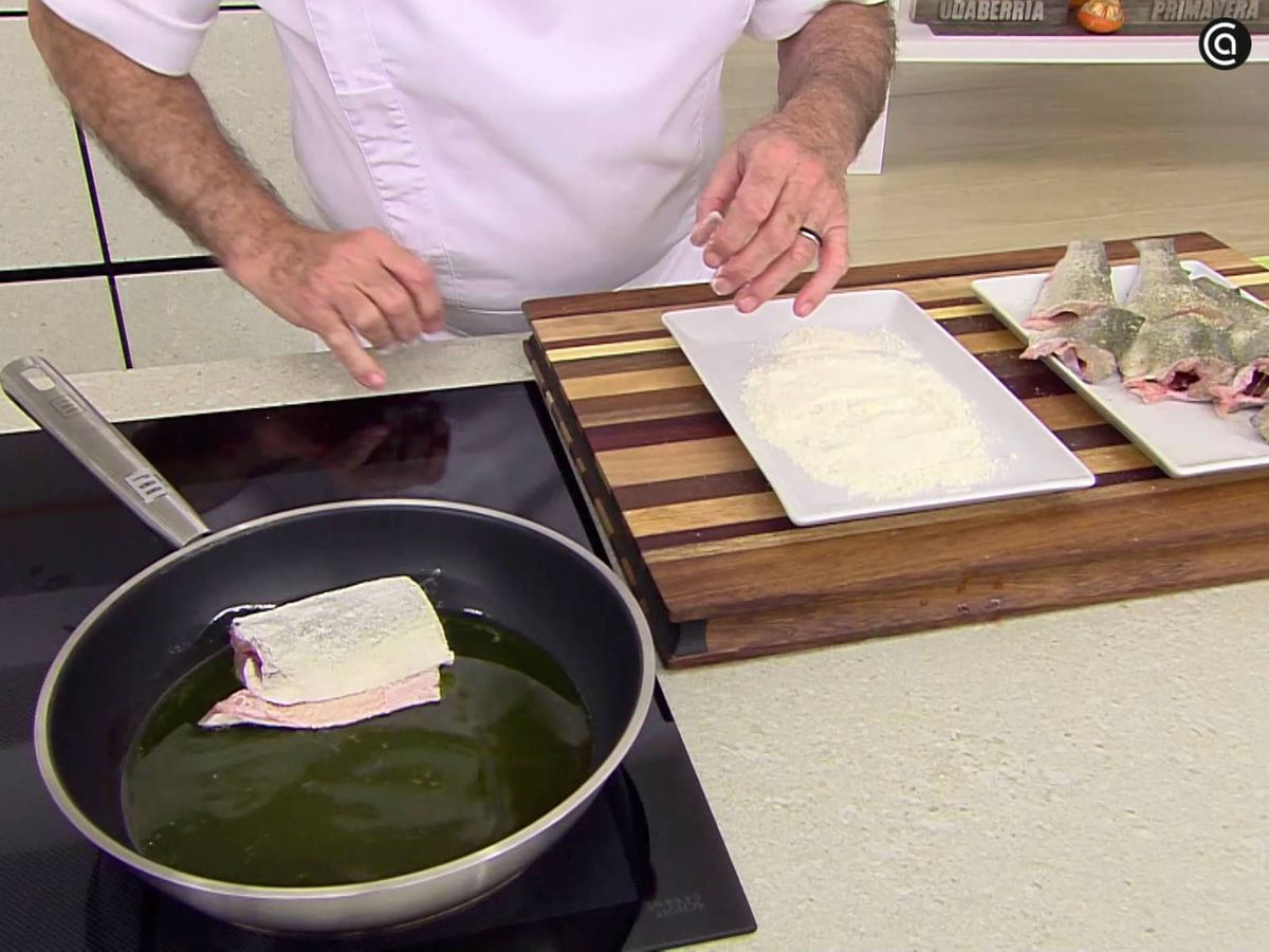 Fríe las truchas en abundante aceite