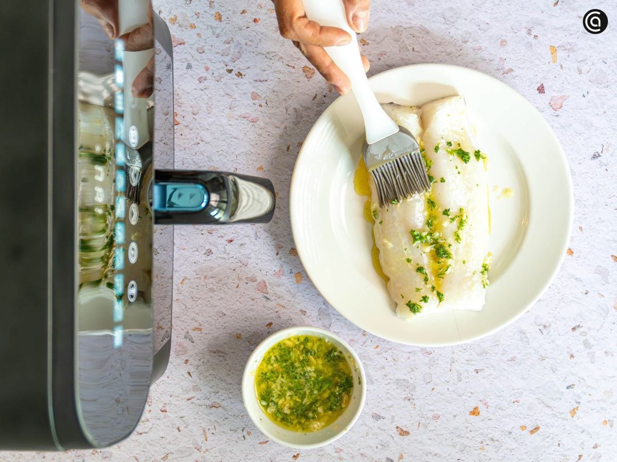 Unta cada lomo o filete con el majado