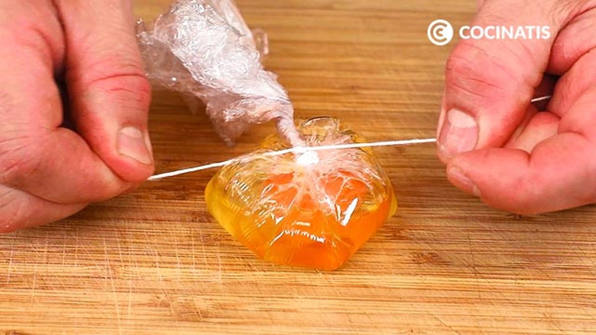 Receta de salteado de gulas y huevo flor  paso 4