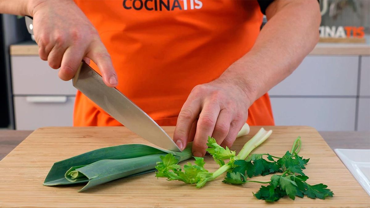 Receta tradicional de sopa de cebolla   paso 1