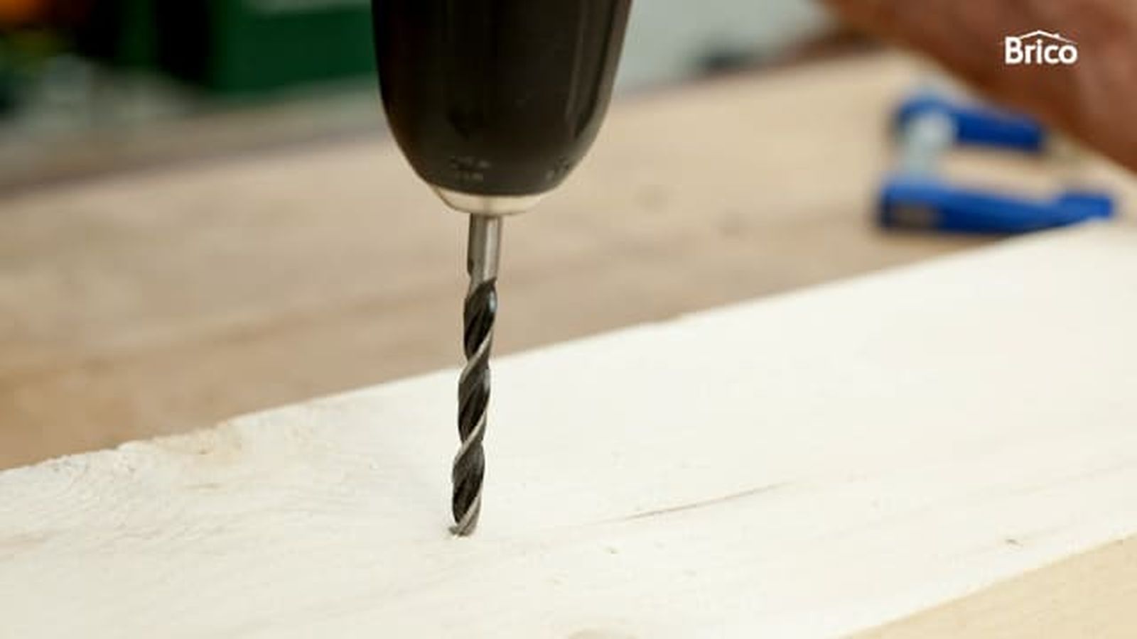 Brico 663 como hacer una pergola de madera p10