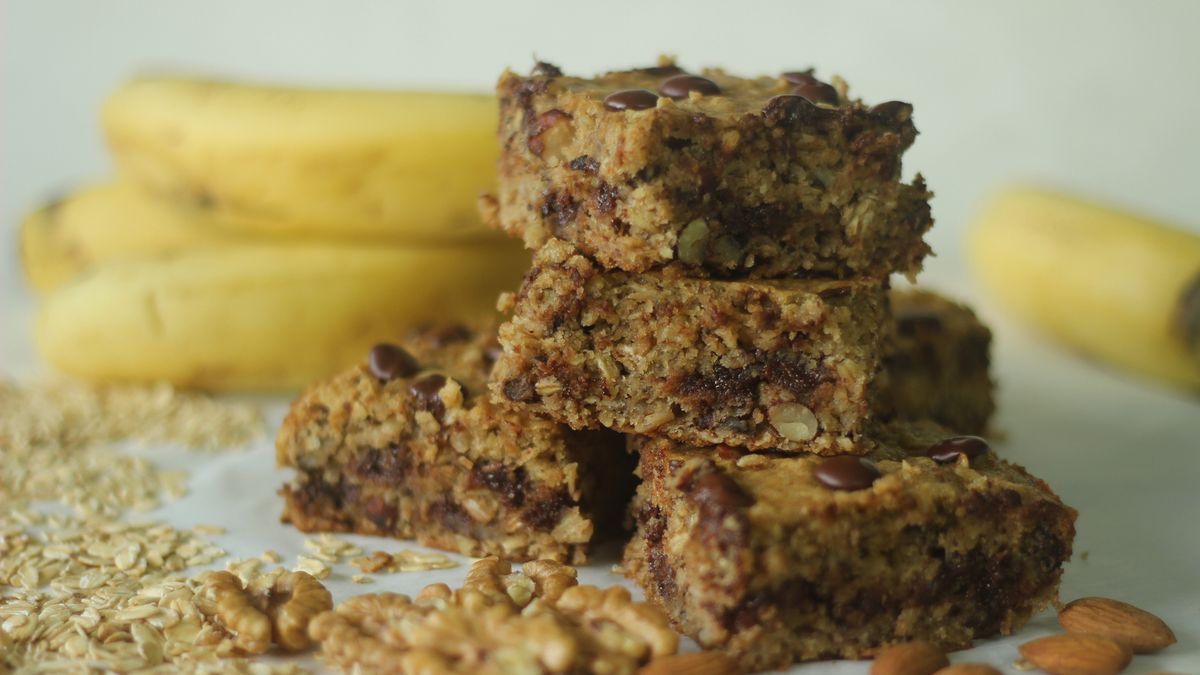 La avena horneada es una versión más saludable del bizcocho de plátano