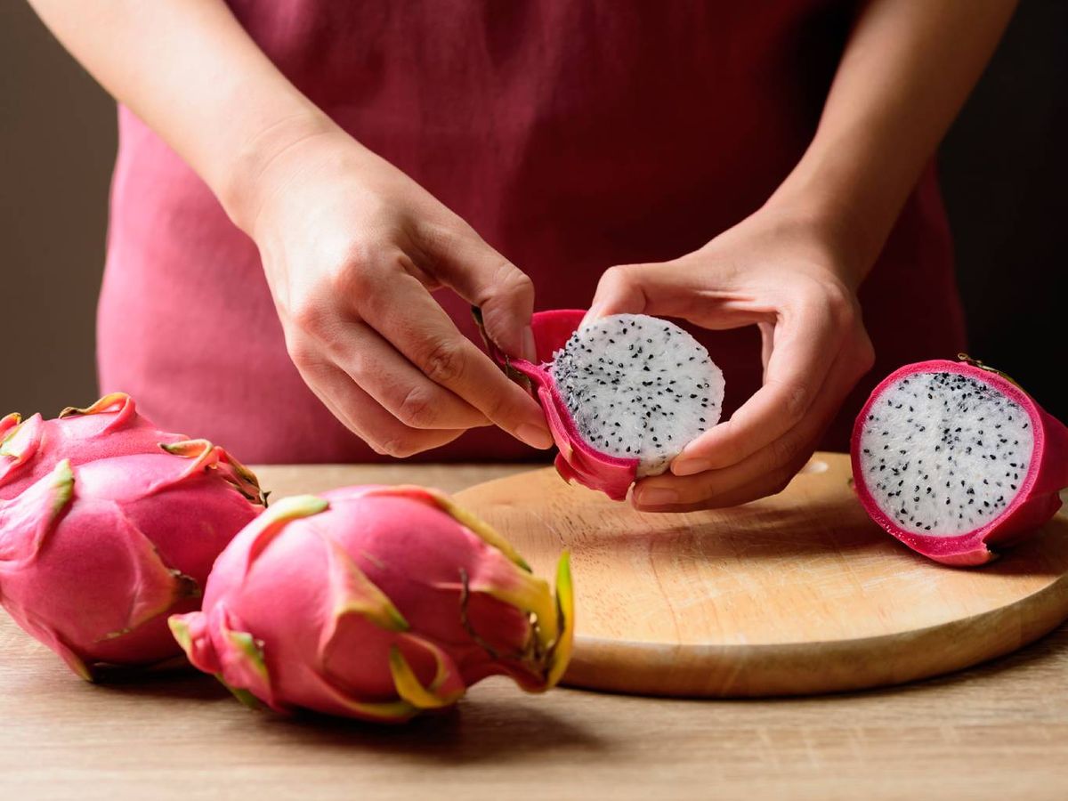 La piel de la pitaya no se come, solo la pulpa y las semillas